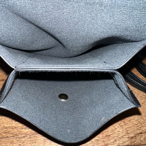 Beaded Third Eye Red Crossbody Bag - Picture 2 of 4